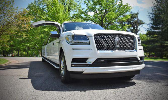 Stretch one limo provides Lincoln Navigator-White Jet Door Rental in NJ and NY